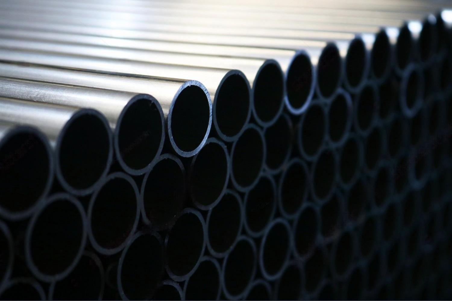 Carbon Steel vs. Stainless Steel Pipe: Decision Guide for 2026